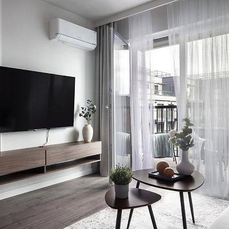 New #Madalinskiego57 - City Center, New Bulding, 2 Bedrooms, 2X Double Beds And A Fold-Out Sofa, Separate Kitchen, Air Conditioning, Balcony, Underground Parking, Self Check In 24H, Internet, Netflix, Coffee Machine, Washing Machine,1 Km To The Railw Вроцлав Екстер'єр фото